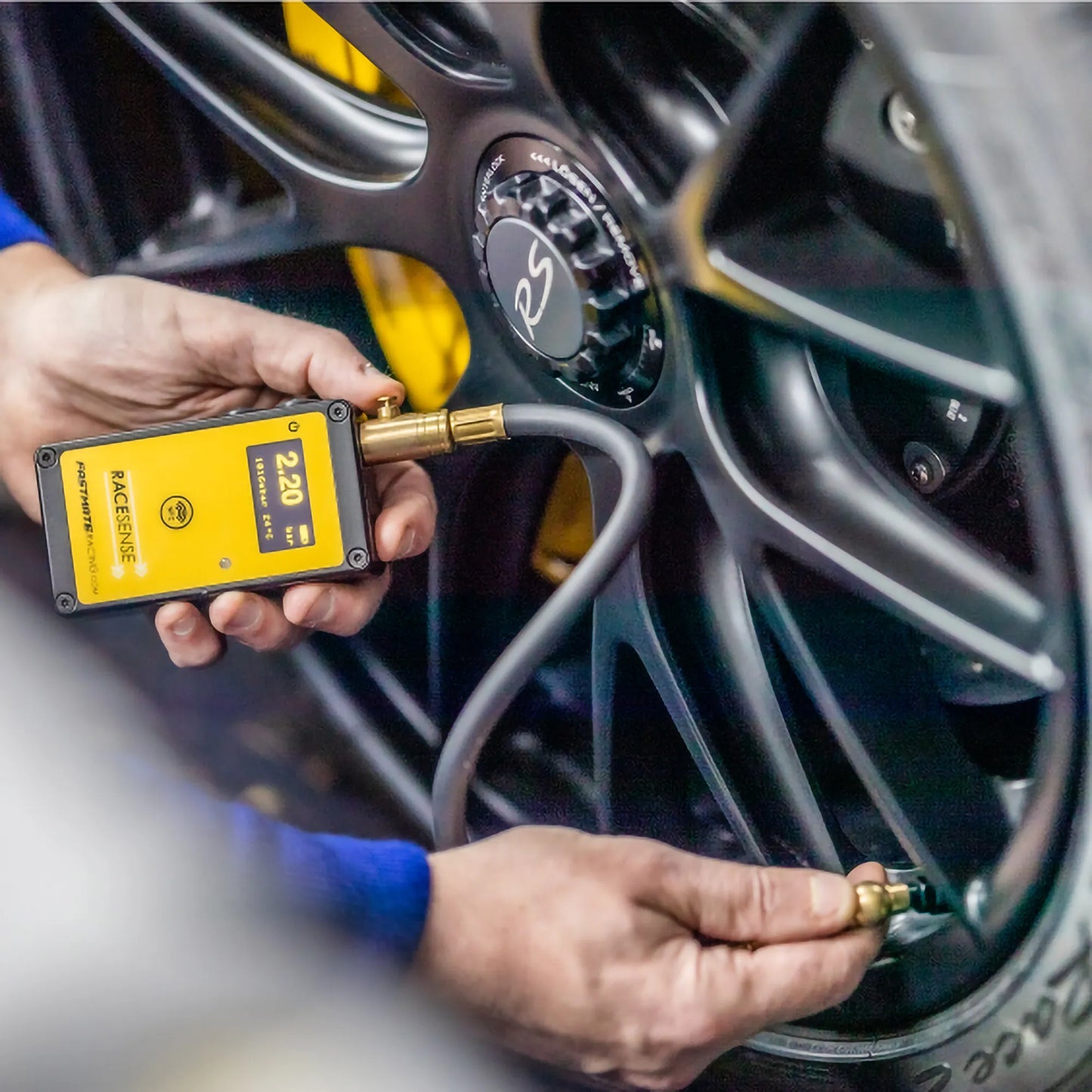 accurately measure tyre pressure