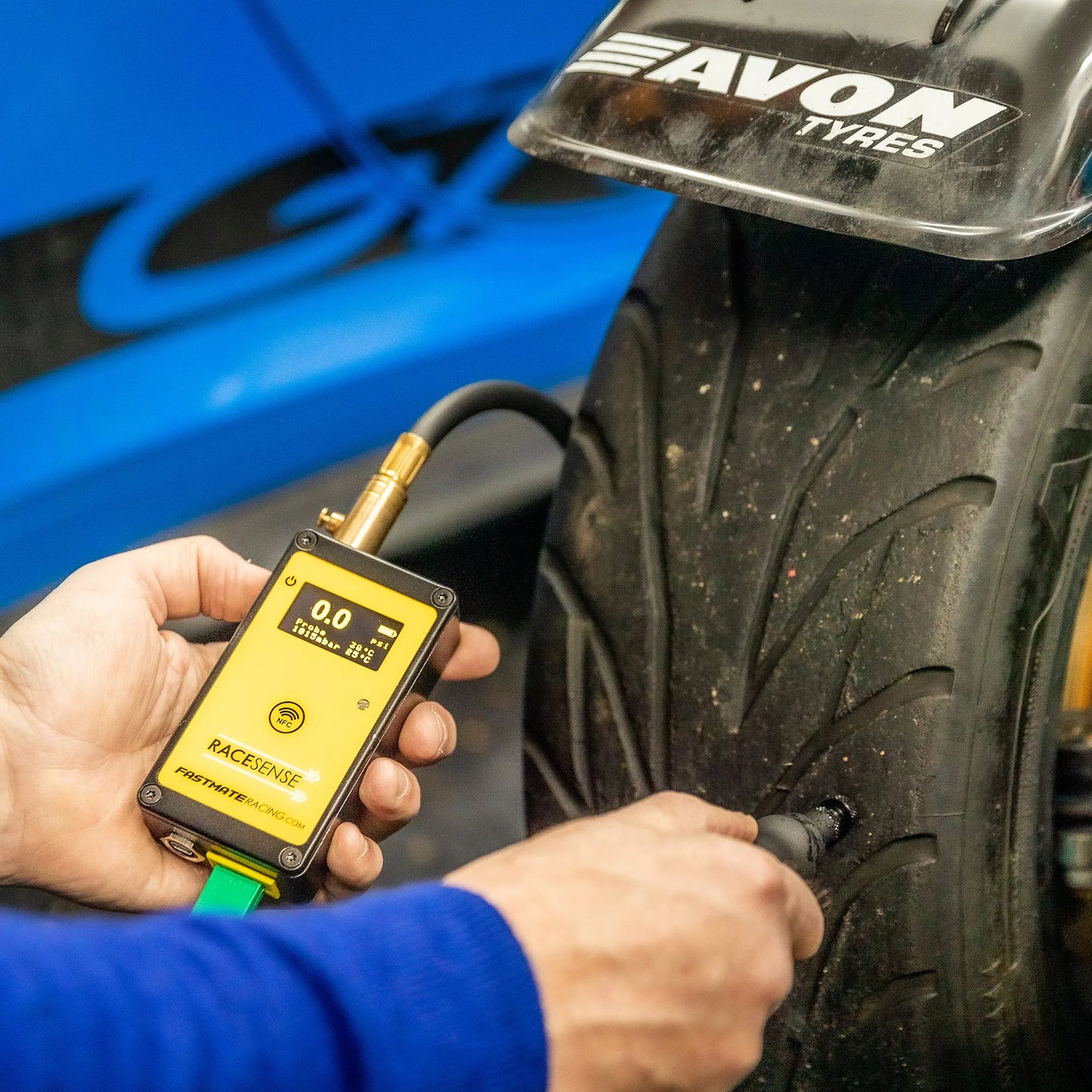 accurately digitally measure tyre temperature