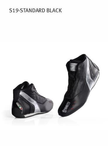 S19 Black Freem boot