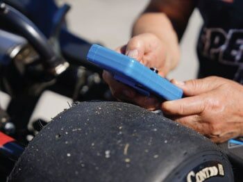 Measuring kart tyre temperature with an infrared pyrometer