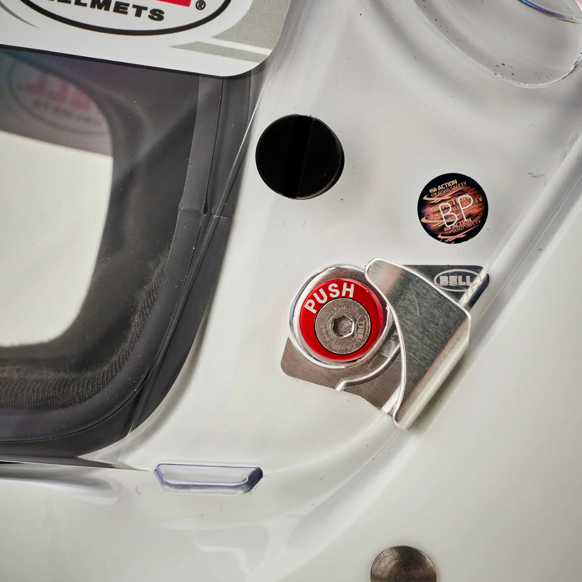 Bell SmartLock visor locking mechanism for Bell 6 series helmets with SE06 visor hardware