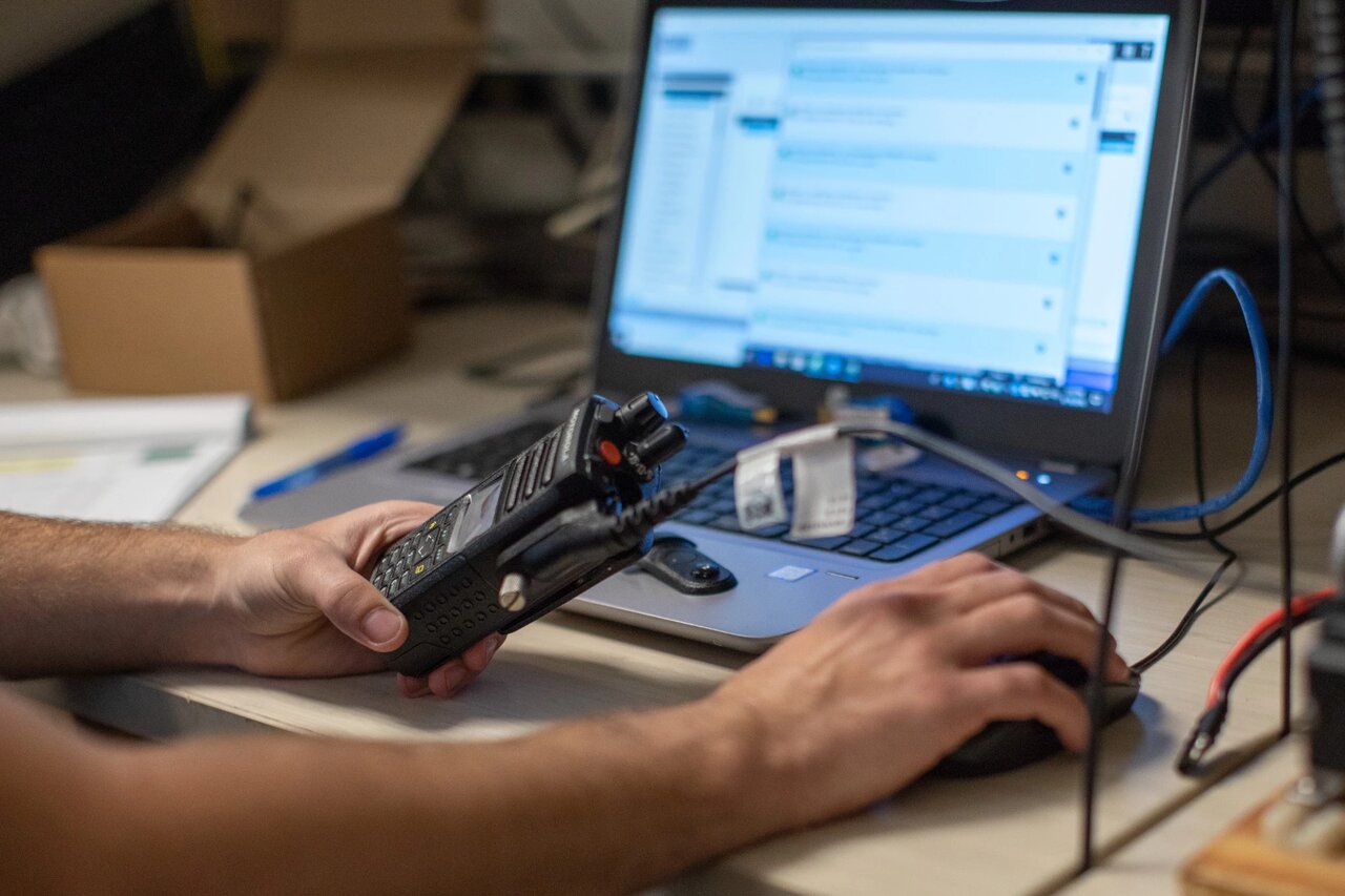 "Program Au 80 UHF CB Channels"